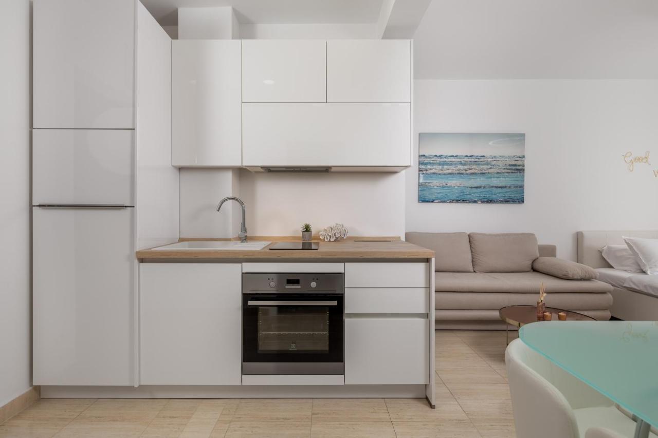 Luxury Studio Apartment Honeymoon Selce Extérieur photo