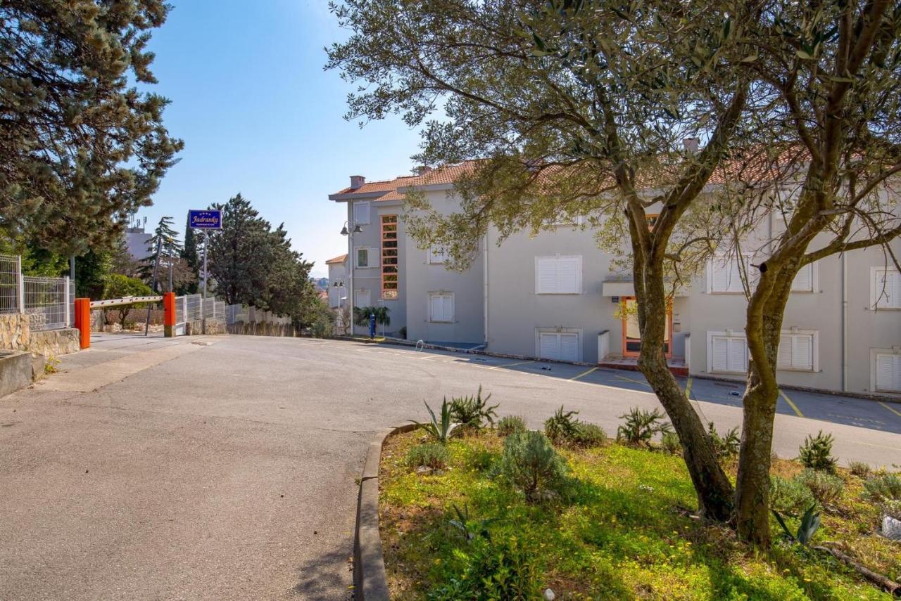 Luxury Studio Apartment Honeymoon Selce Extérieur photo